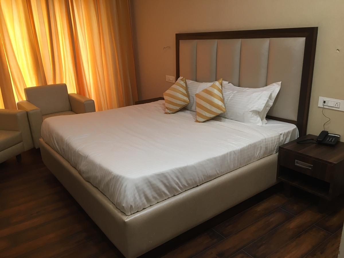 Hotel Anand Renaissance Firozpur Exterior photo